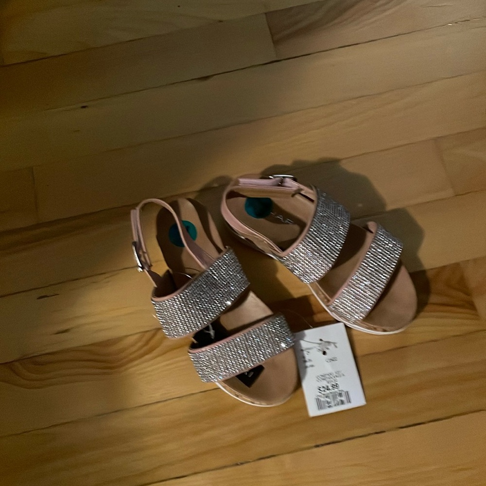 Glittery sandals for young girls